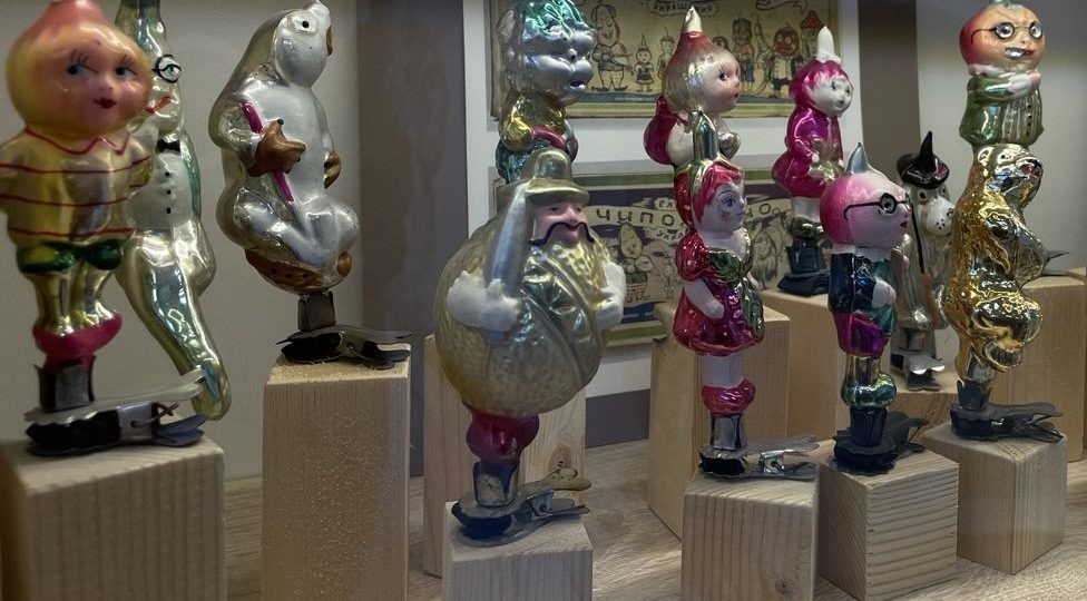 «Радиация в елочных игрушках вашей бабушки»: к каким ретро-украшениям лучше не прикасаться