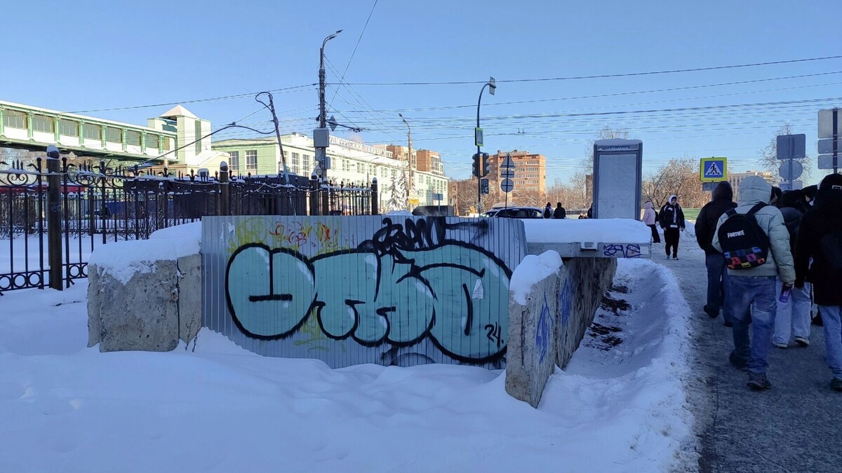    Подземный переход около УдГУ 20 декабря 2025 года   udm-info.ru