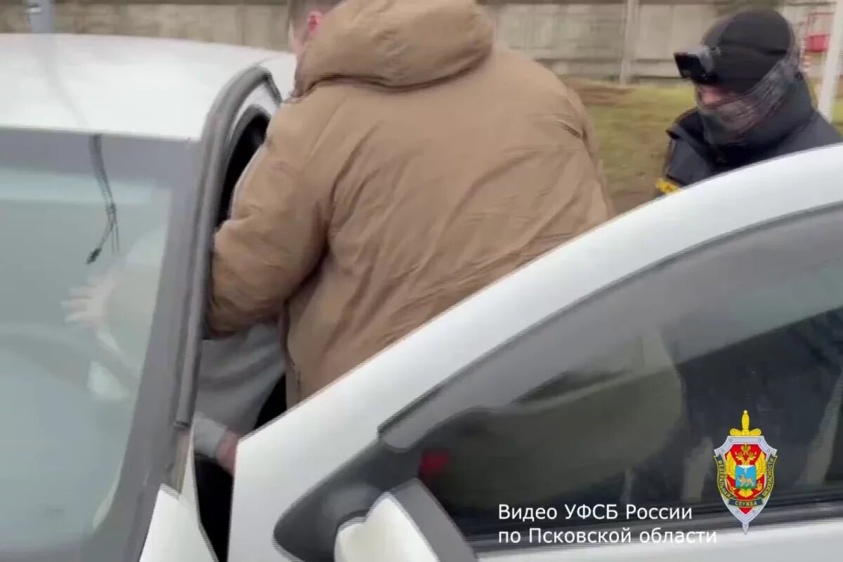    В Псковской области грузоперевозчик попался на взятке