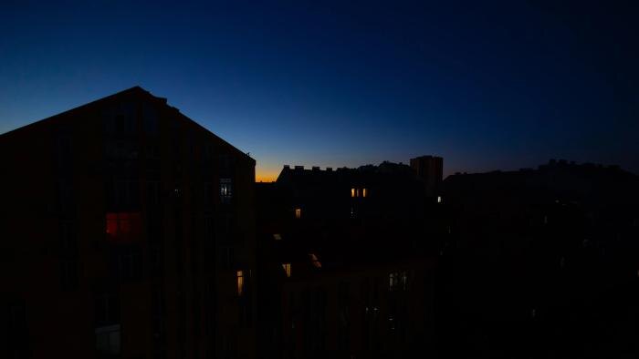 Обложка © Shutterstock / FOTODOM / SARYMSAKOV ANDREY