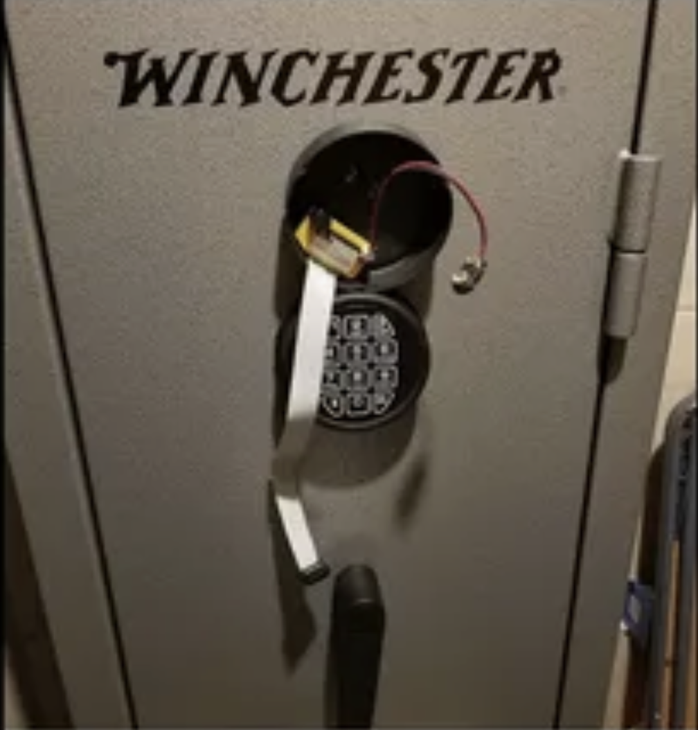 Для восстановления утерянного кода от электронного замка S&G или LaGard достаточно обратиться в сервис официального поставщика (фото из открытых источников)