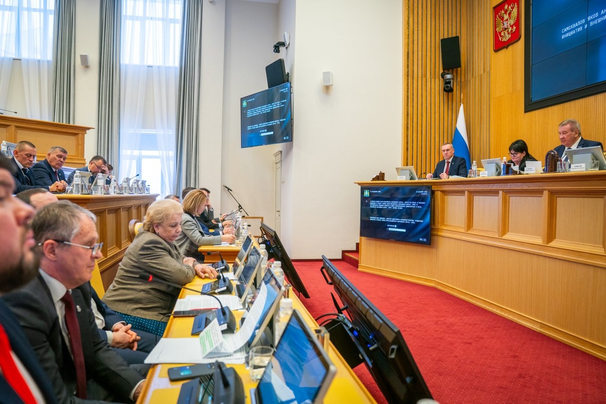    В окружном парламенте отметили ключевые вопросы заключительного заседания Думы Югры в 2025 году