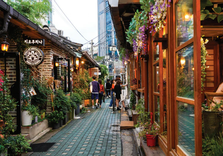 Фото: https://koreacrate.com/blogs/blog/exploring-the-cafe-culture-in-korea?srsltid=AfmBOoqzbK5yFE-5PA7_lgp4apvarS-954EVMz4CldVNB2cpe9EEQFOV