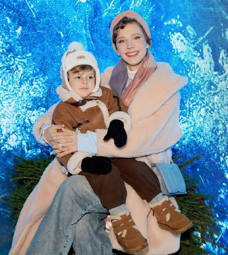     Елизавета Арзамасова с сыном Левой