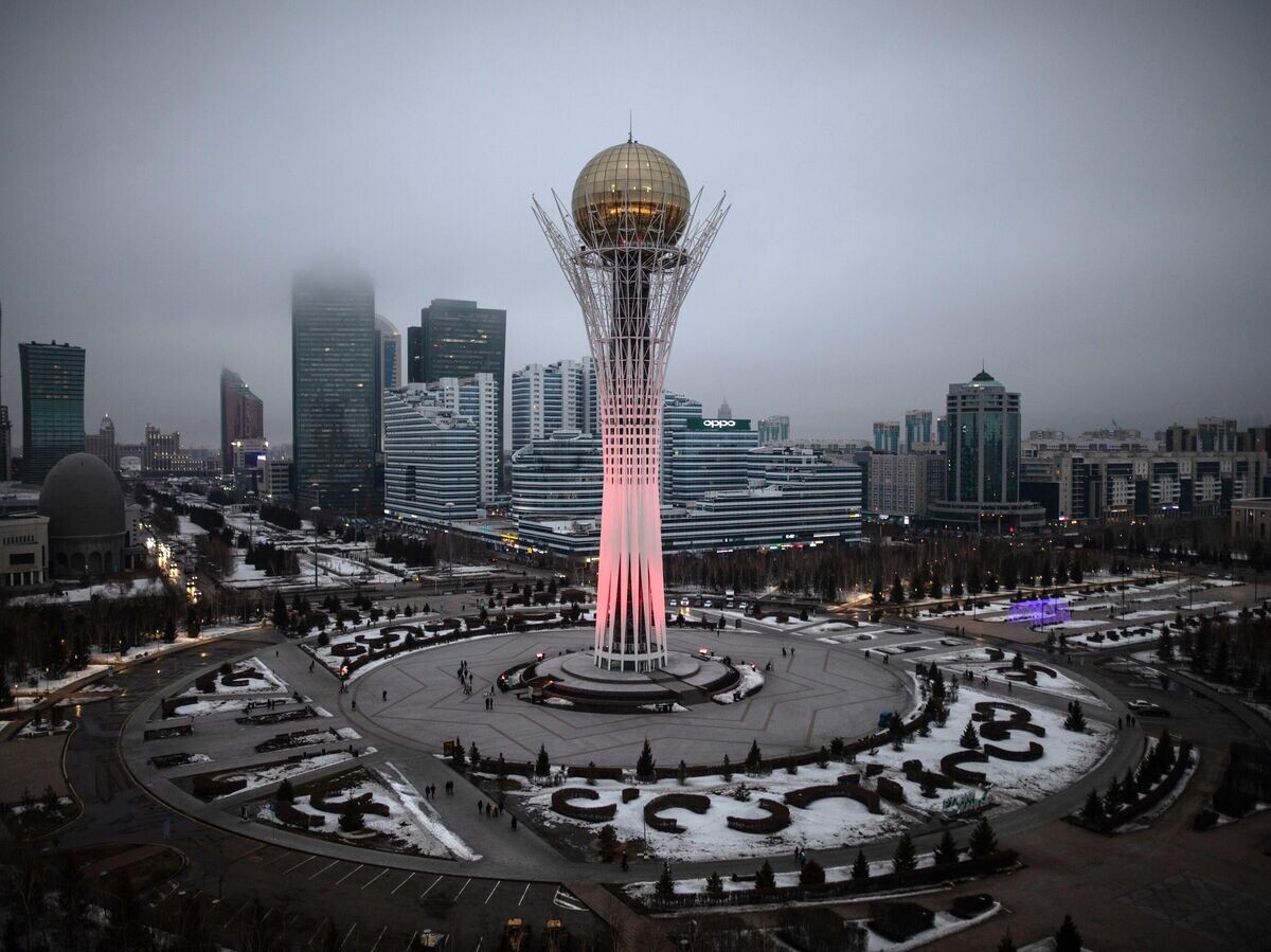   Монумент "Астана-Байтерек" в Нур-Султане | © РИА Новости / Илья Питалев