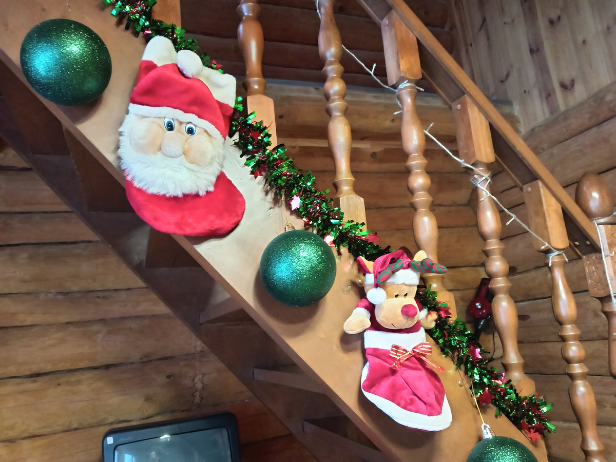 Фото автора. Гирлянды мы пока не включали. 