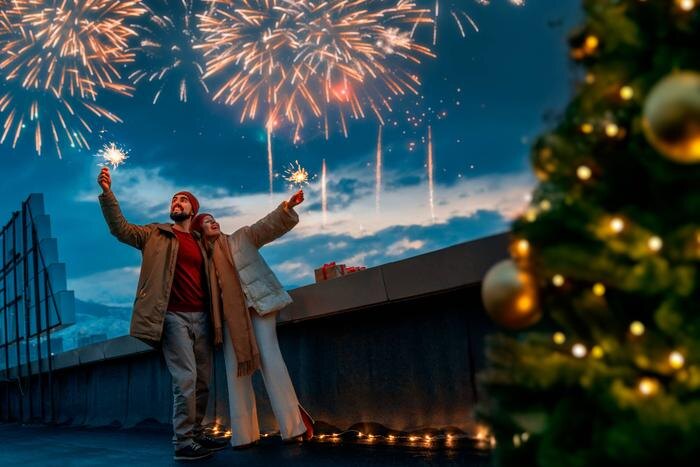 На Новый год принято запускать фейерверки, но какие есть правила по их хранению и использованию? Обложка © Shutterstock / FOTODOM / Yuganov Konstantin