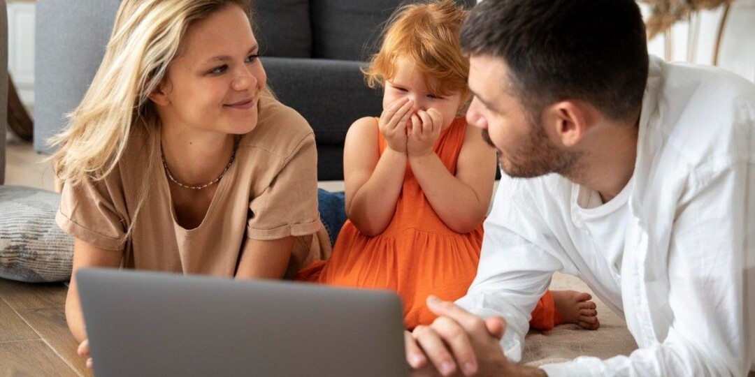 Детские пособия за январь 2026 перечислят в декабре 2025: когда придут выплаты