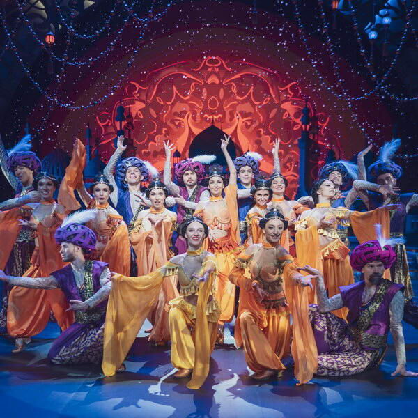     Евнухи исполнили «Будь самим собой» из мюзикла «Последняя сказка»