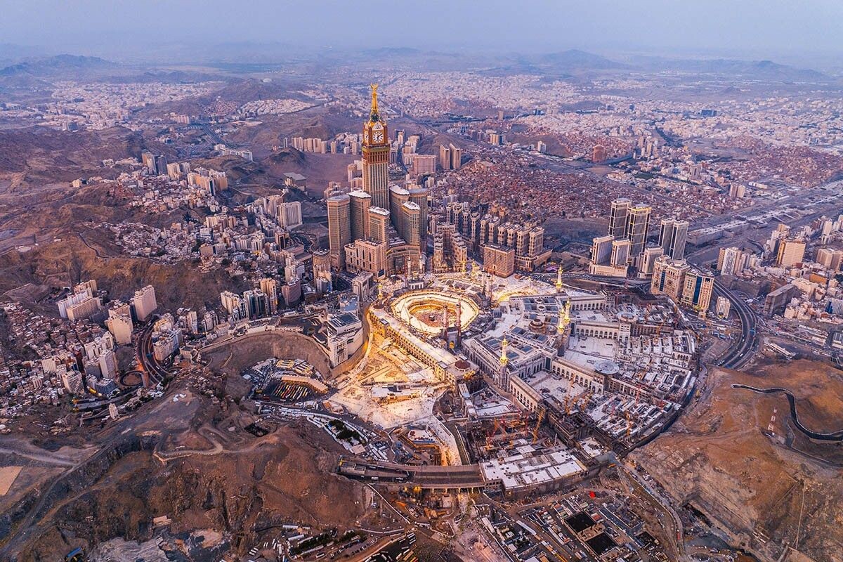 Саудовская Аравия — страна, где пустыня соседствует с ультрасовременными городами. Источник: Collab Media / Shutterstock / FOTODOM📷
