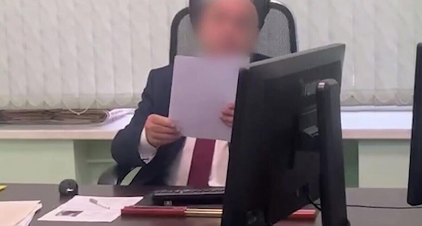    Бывший заместитель начальника Леноблгосэкспертизы признан виновным в посредничестве во взяточничестве в особо крупном размере. Кадр видео | © СУ СК РФ по Ленинградской области