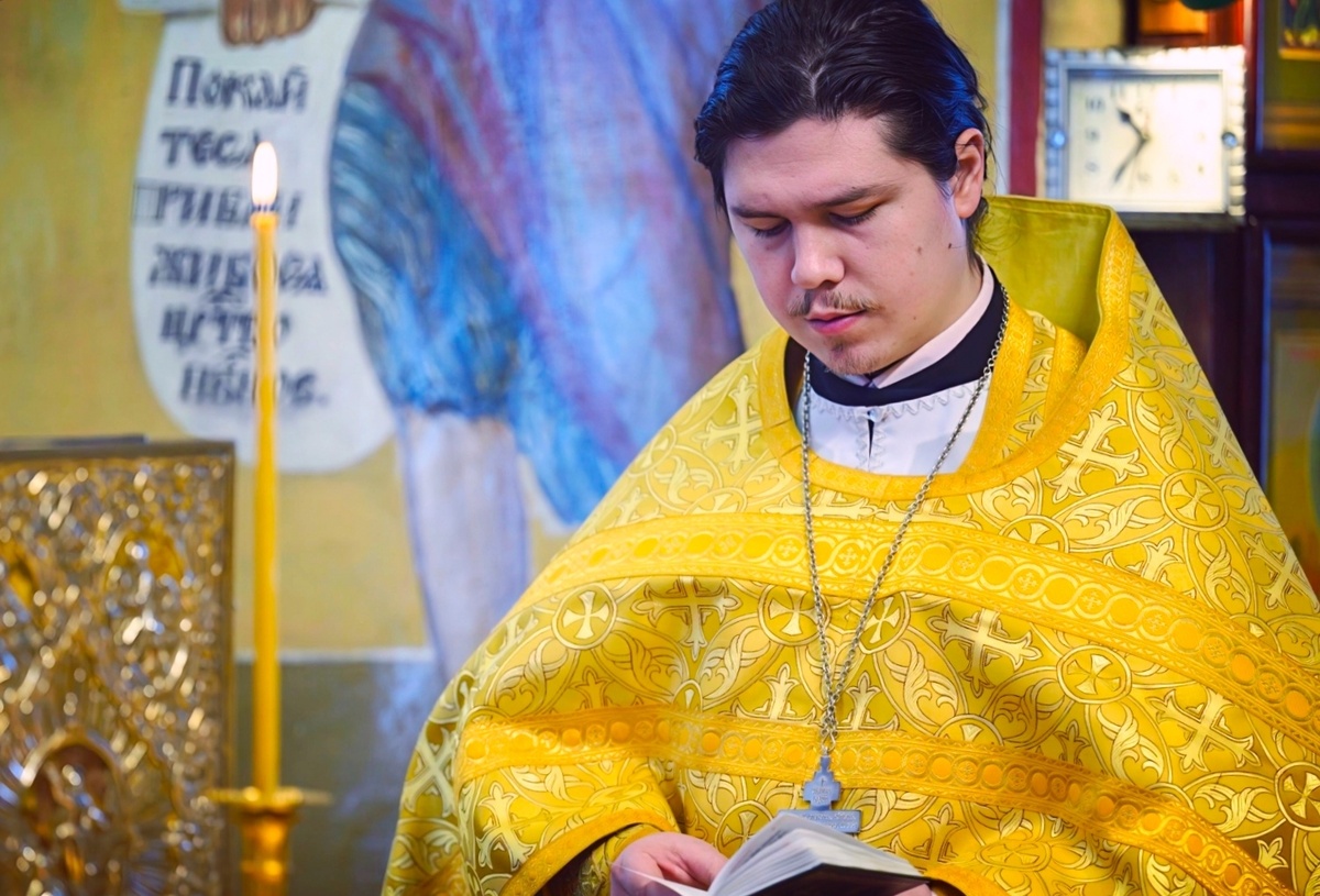 Роман Гизитдинов — иерей, настоятель подворья Псково-Печерского монастыря (г. Псков).