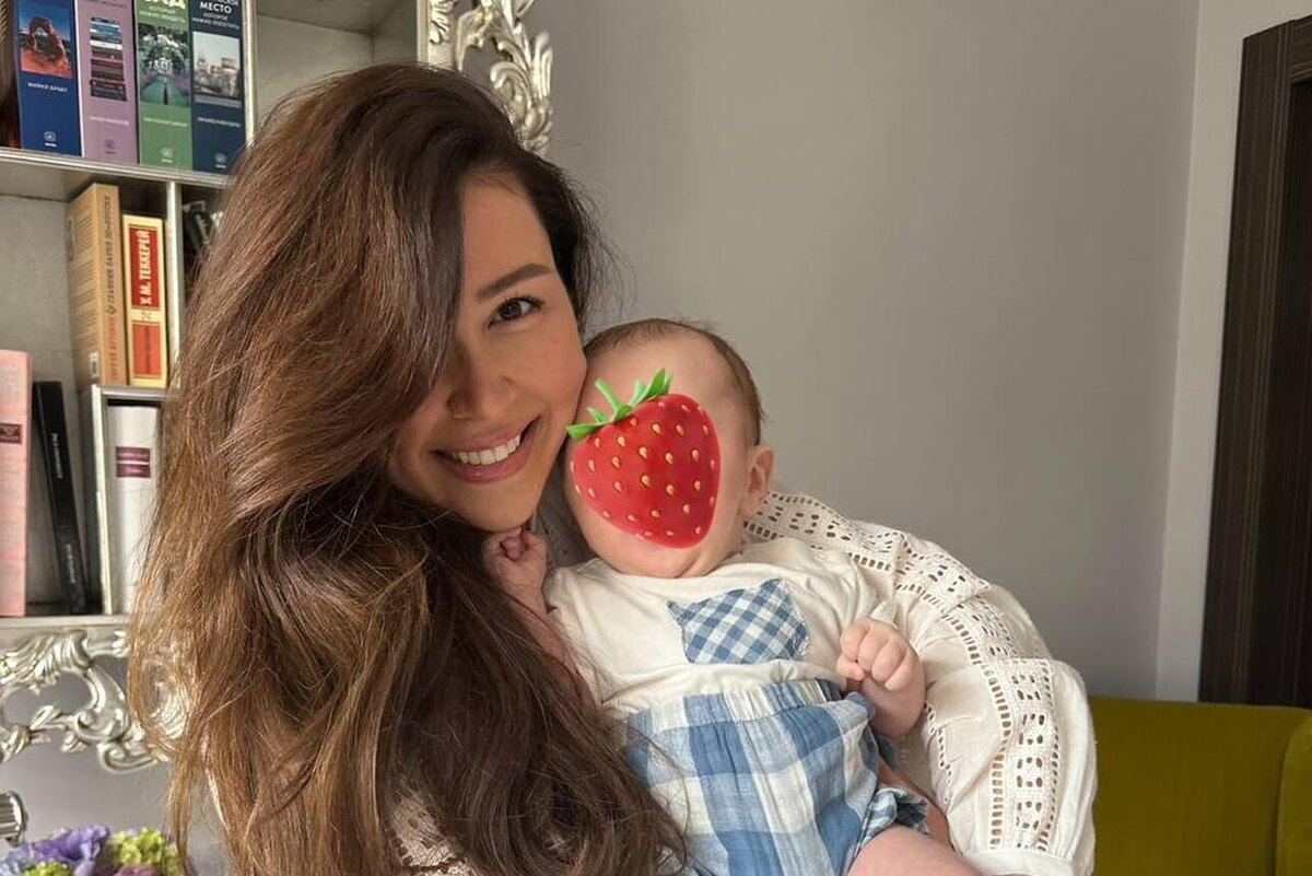    Анна Заворотнюк с сыном Соцсети