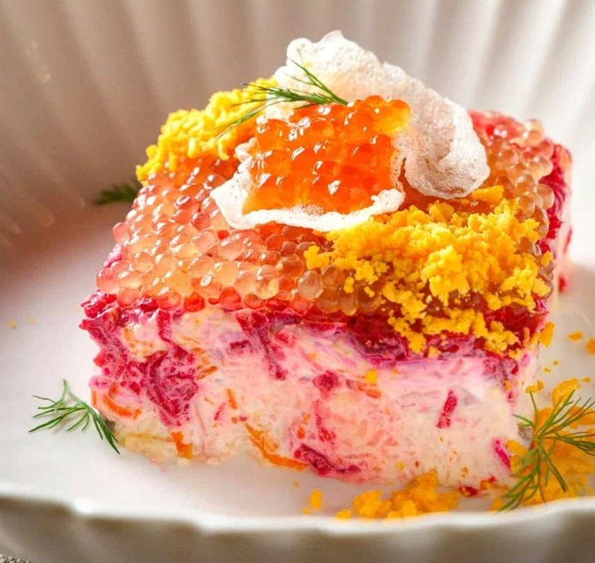 Сельдь под шубой с щучьей икрой в зимнем меню Villa Pasta