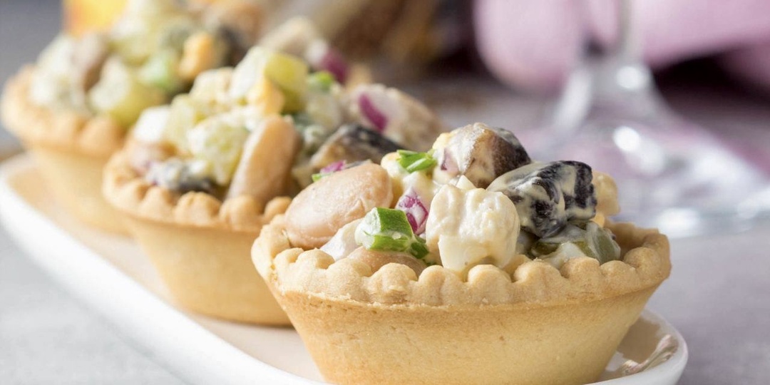 Салат с индейкой, грибами и фасолью