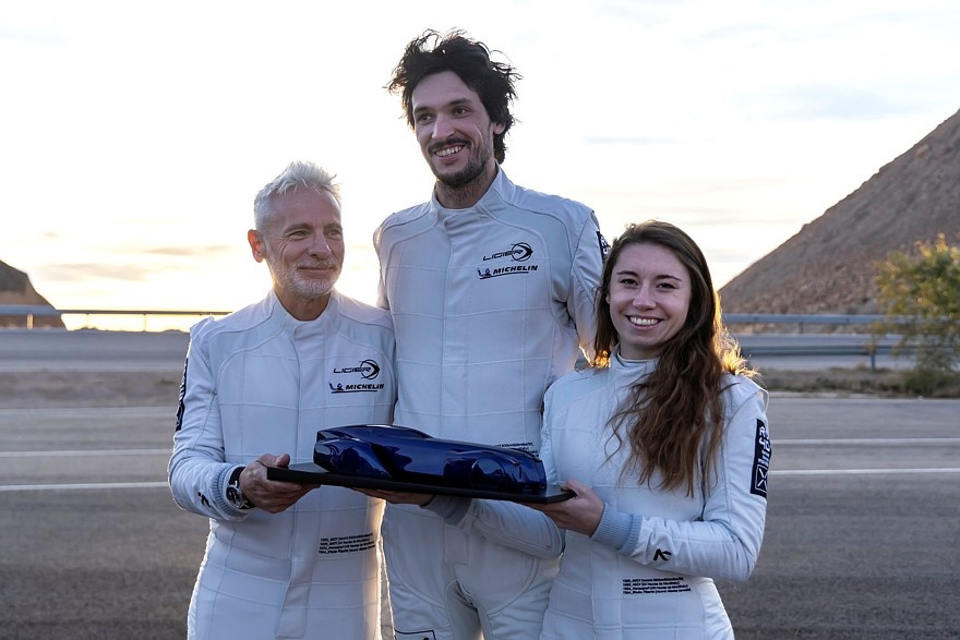    Лоран Юргон (слева), Артюр Ферьер (в центре) и Констанс Лейро-Резер (справа)