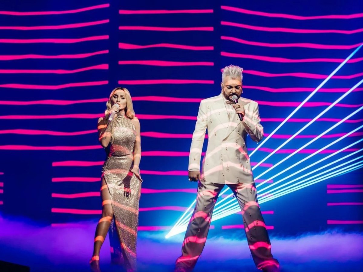     Предположительно, накануне певица заболела гонконгским гриппом, ее состояние резко ухудшилось