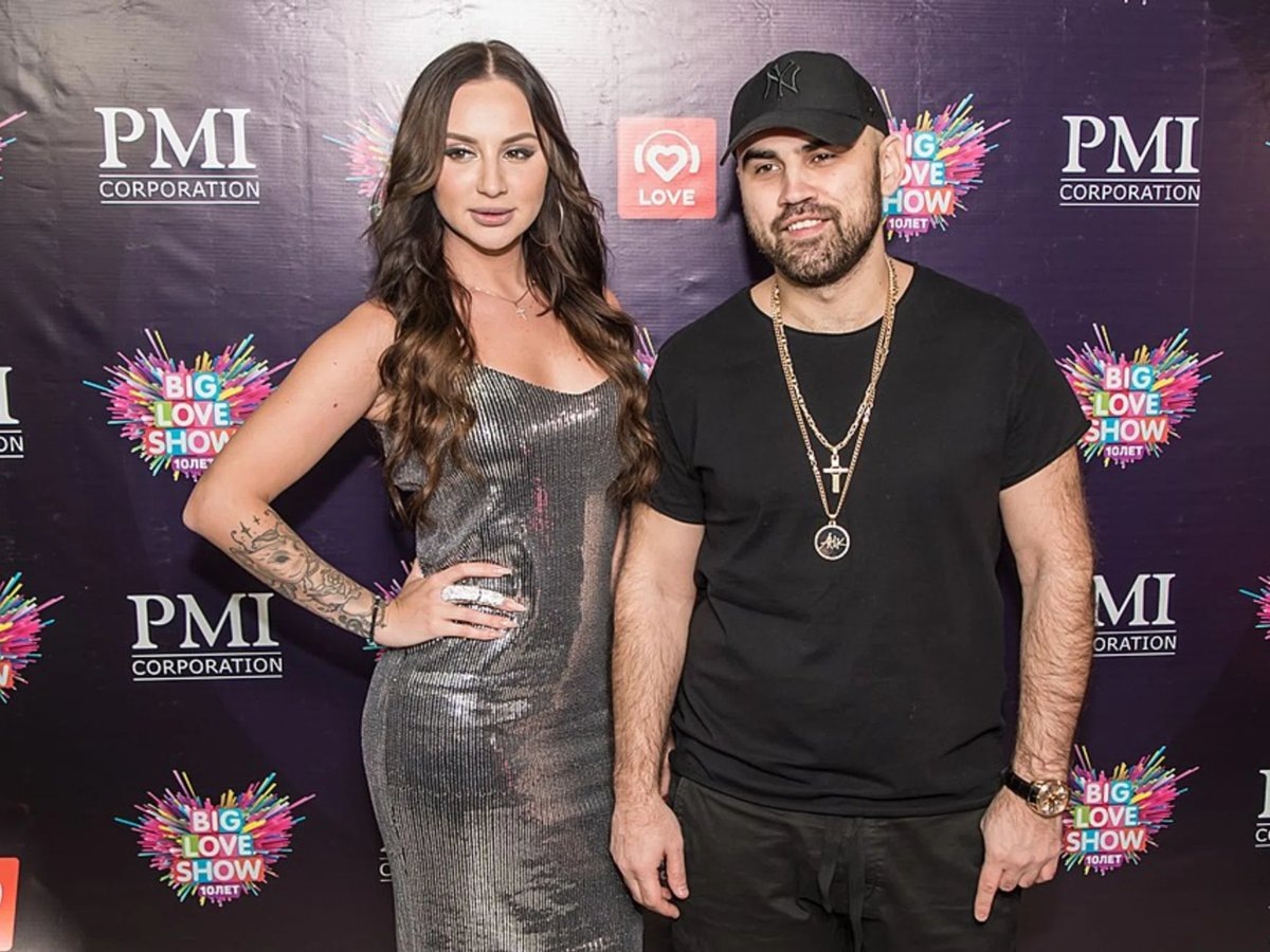    Артистка должна была дебютировать в роли наставницы популярного проекта