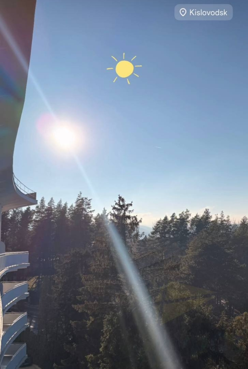    Артист застал солнечные дни в Кисловодске Фото: соцсети Милоша Биковича