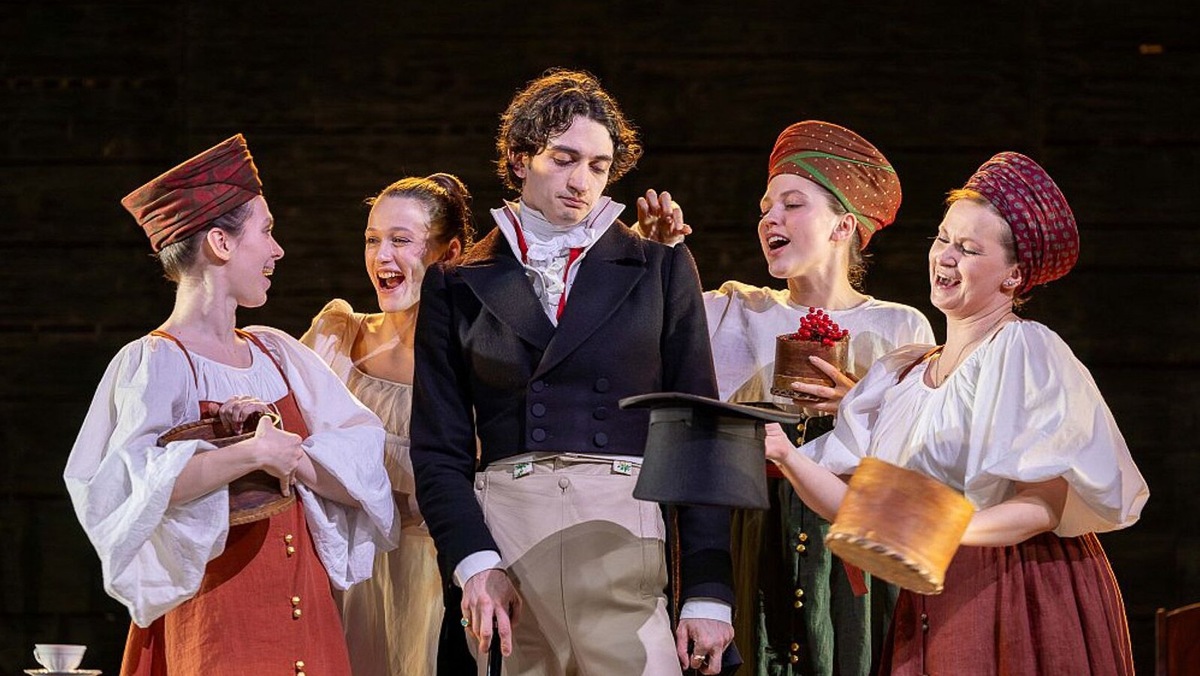    Источник: Театр имени Маяковского