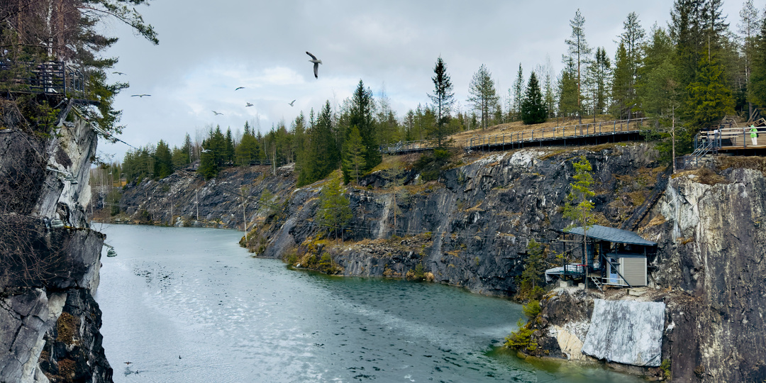 Карелия: лес, вода, камень и тишина.