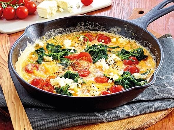 Омлет с овощами и сыром