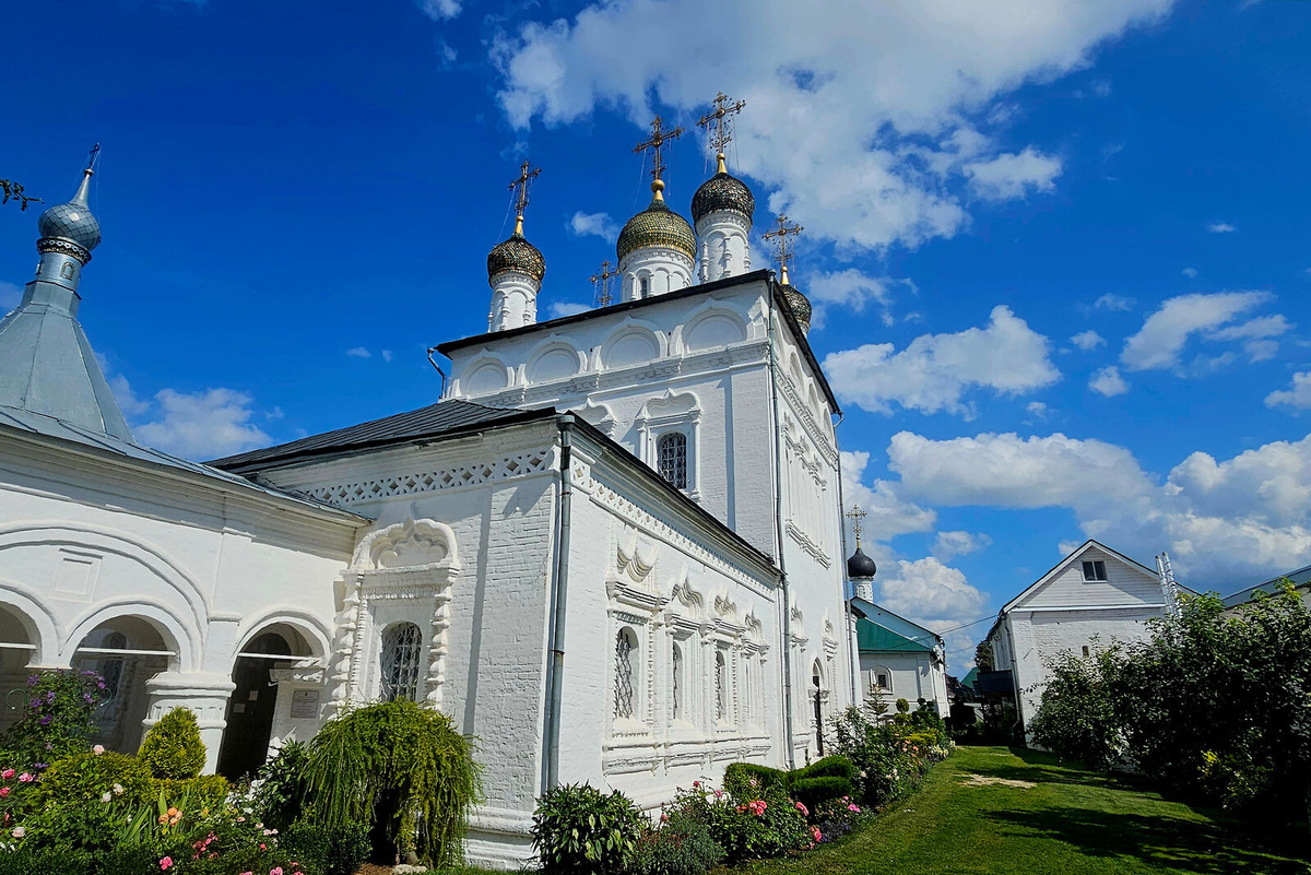 В солнечный день на ней играют золотистые блики. Фото: Елена Акимова