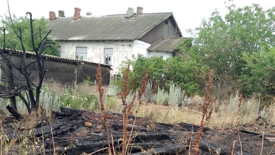    Почему власти не признали аварийным многоквартирный дом, где живет пожилая жительница поселка Разъезд Северный Донец Каменского района   читатели / rostovgazeta.ru