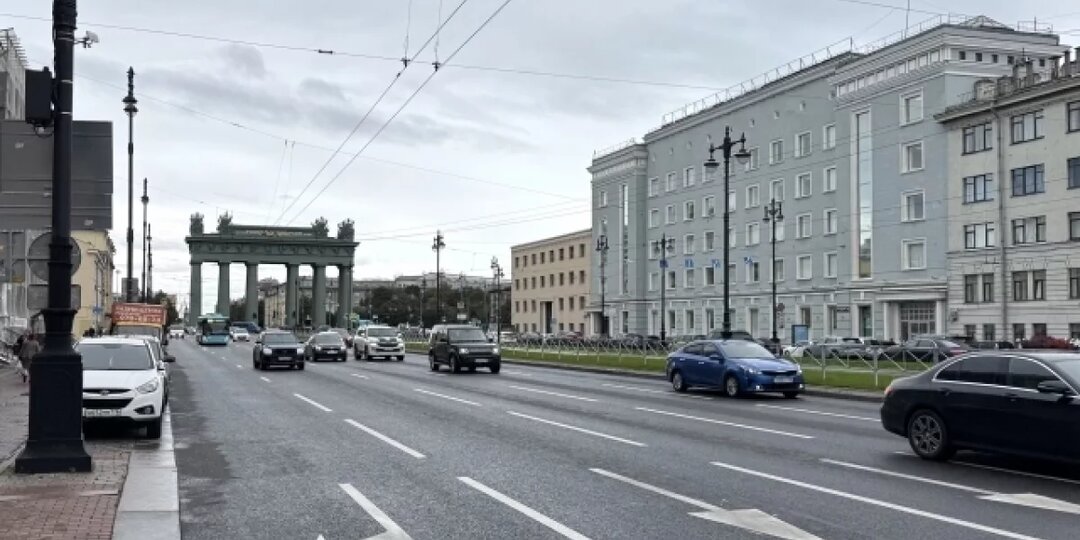 В Петербургу мужчина изнасиловал и выкинул с 6 этажа свою жертву