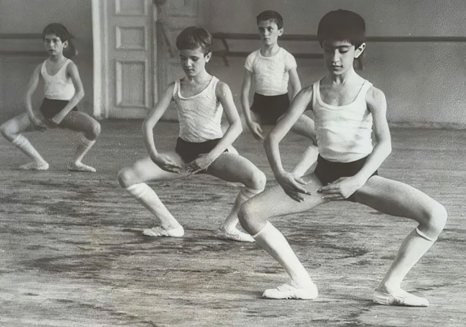 Николай Цискаридзе в детстве из открытого источника яндекс фото