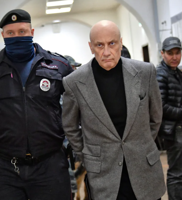 
Павел Масловский думал, что нашел "якорного инвестора" в лице Кенеса Ракишева. А вместо этого получил совсем других "партнеров" и уголовное дело. Фото: https://www.kommersant.ru/doc/6494321