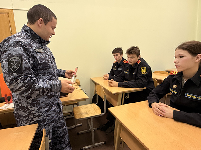 В Твери Росгвардия напомнила школьникам о безопасности в дни зимних каникул