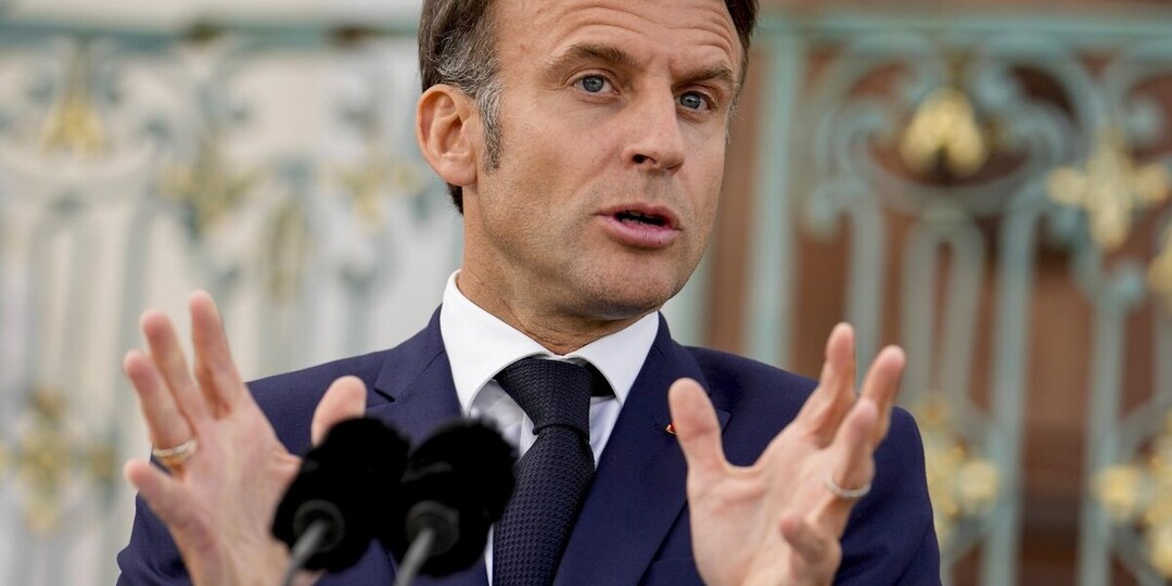 «Благородная вонь». В Госдуме посоветовали Макрону стать «французским сыром»