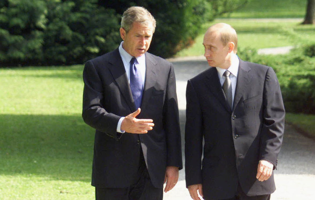    Президент США Джордж Буш и президент России Владимир Путин, Словения, июнь 2001 года  Величкин Сергей, Родионов Владимир/ТАСС