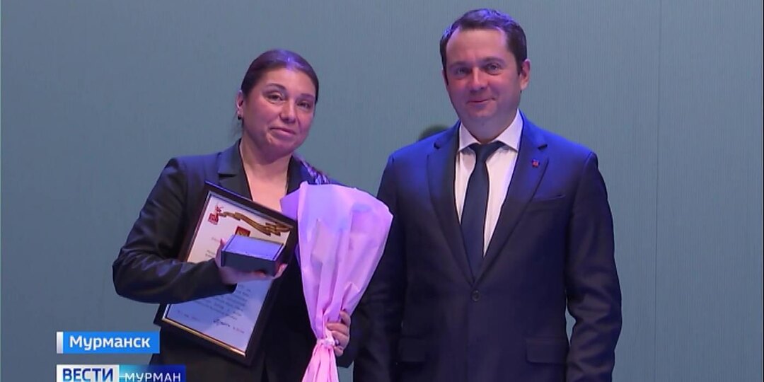 Андрей Чибис вручил награды и благодарности сотрудникам областных организаций и учреждений