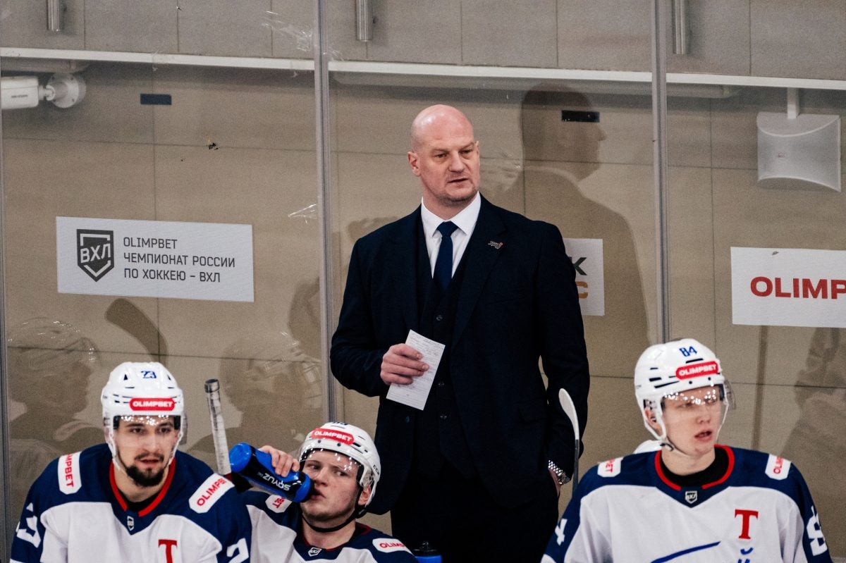    Настроение у главного тренера фарм-клуба «Торпедо» Дмитрия Космачёва отнюдь не предновогоднее