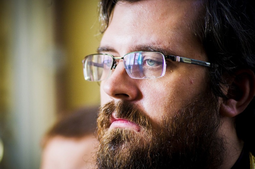 Отец Александр служит в Казани