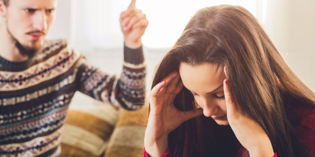 – Квартиру и развод хочешь? Останешься ни с чем! – кричал муж после измены. Часть 7