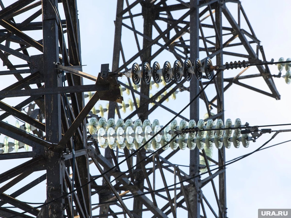     После бездействия частного владельца жителей поселка подключат к сетям «Россети Урал»