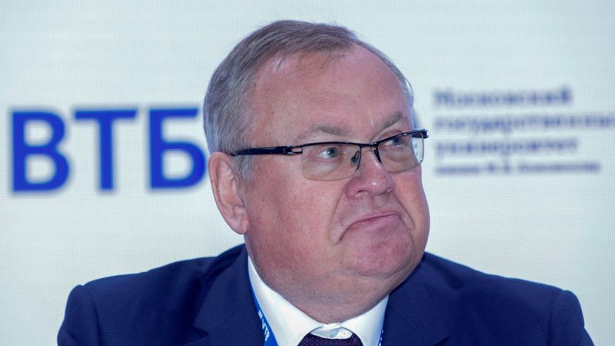 ВТБ и Альфа-Банк снизили ставки по депозитам. Где открыть вклад под 35%?