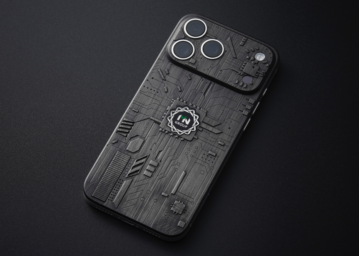 iPhone 17 pro карбон подсветка логотипа 