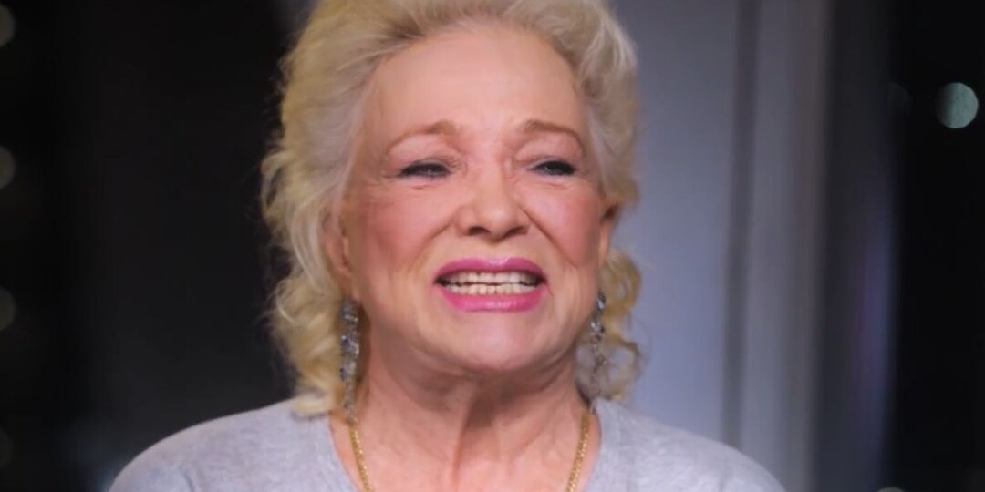 Спектакль под названием «Позднее счастье»: что скрывает роман Шавриной с молодым спутником?