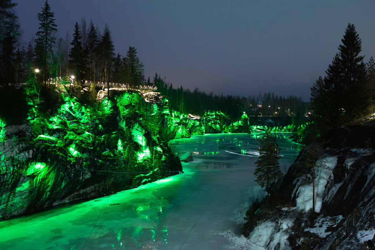 Фото взято из источника: https://stolicaonego.ru/news/zhitelej-i-gostej-karelii-priglasili-uvidet-zimnij-pejzazh-v-ruskeala/img/img/img/img/img/btn-telegram.png