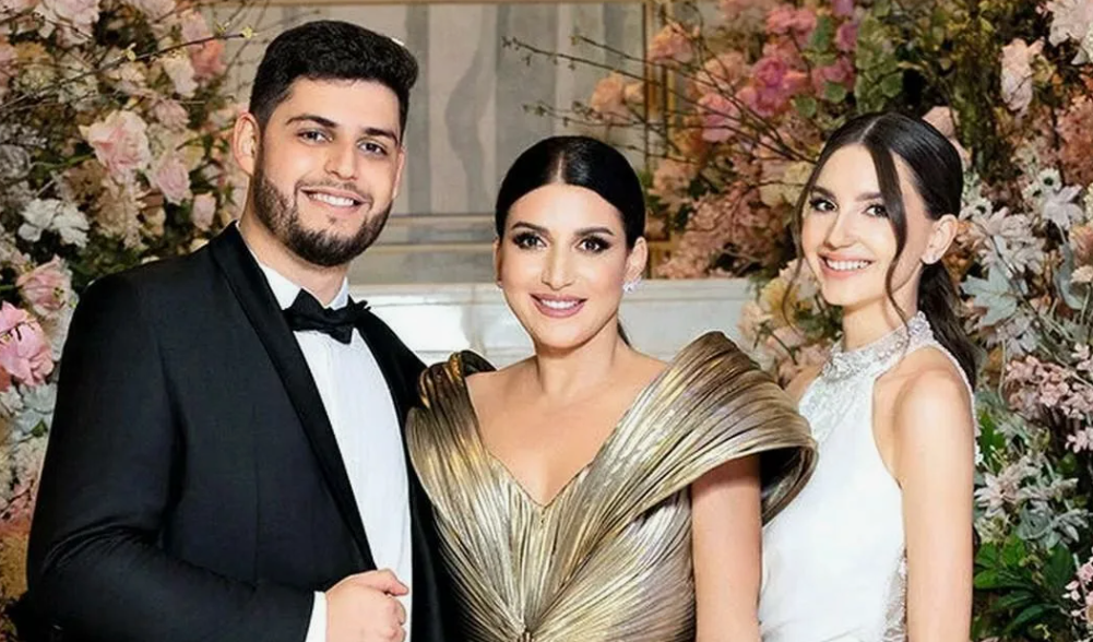 Жасмин с сыном и невесткой из открытого источника яндекс фото