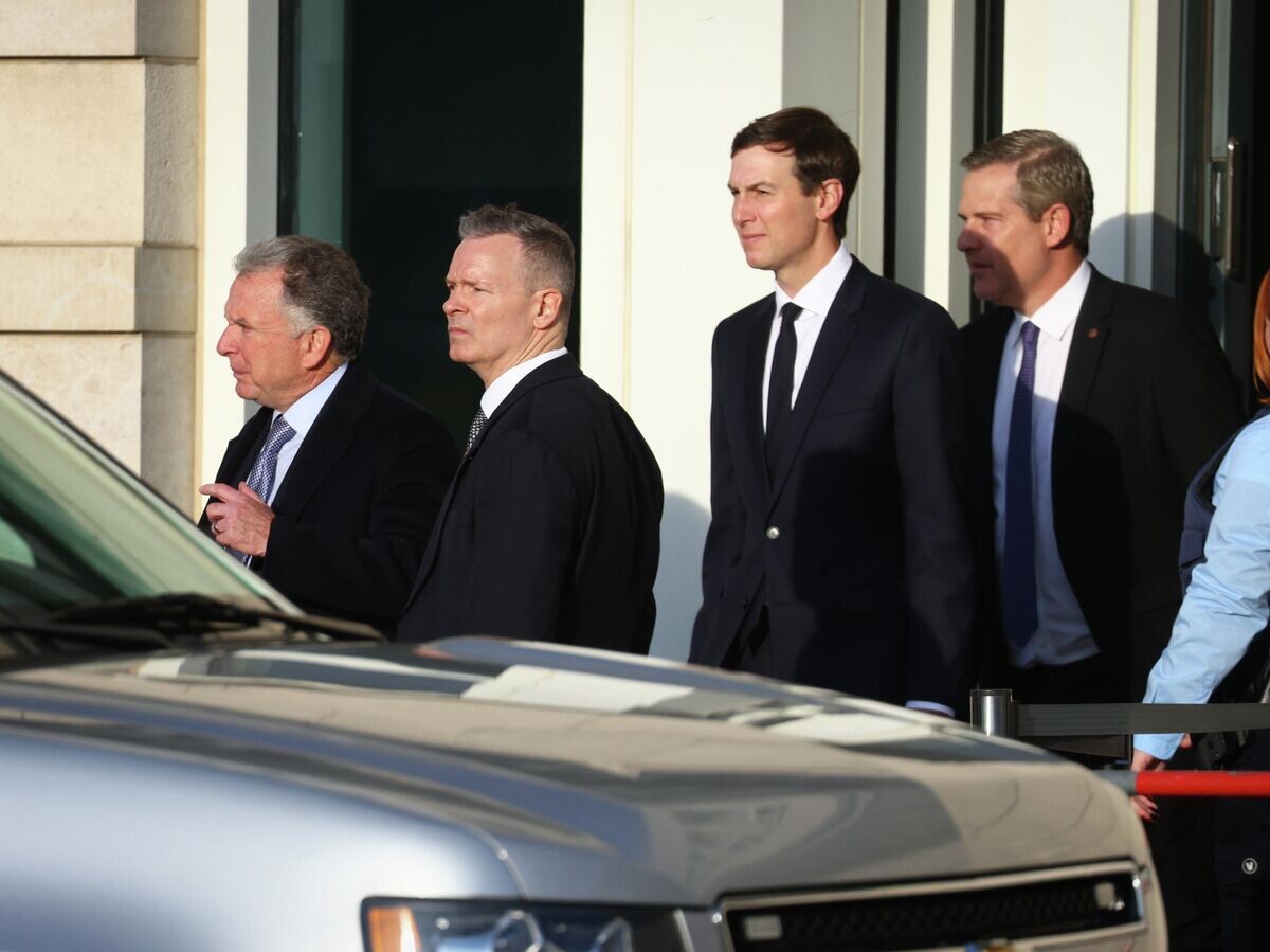    Стив Уиткофф и Джаред Кушнер перед началом переговоров по украинскому урегулированию в Берлине | © РИА Новости / Christian Mang