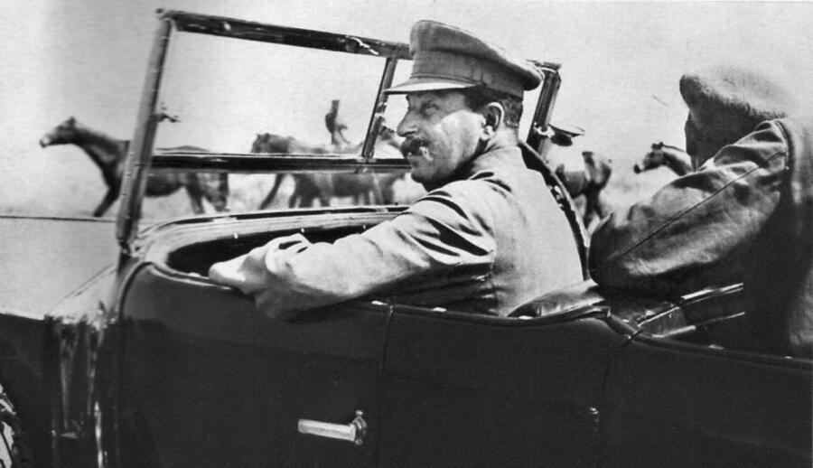 Гараж вождя: любимые иномарки Сталина и секреты советского «броневика»