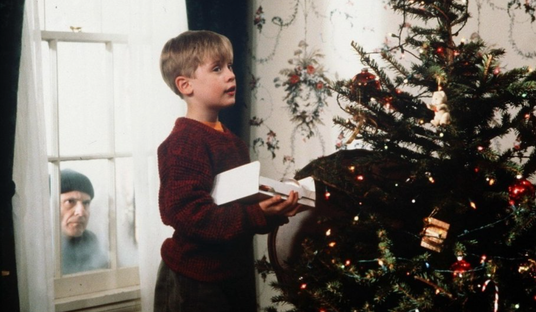 Кадр из фильма Один дома из открытого источника яндекс фото