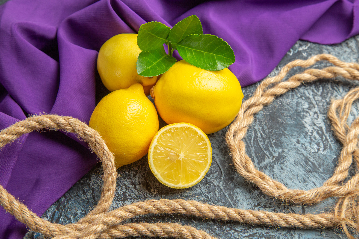 https://ru.freepik.com/free-photo/front-view-fresh-lemons-with-ropes_11756446.htm#fromView=search&page=1&position=2&uuid=59d3d346-243b-4601-abae-bfc2ac45f89a&query=%D0%BB%D0%B8%D0%BC%D0%BE%D0%BD%D1%8B