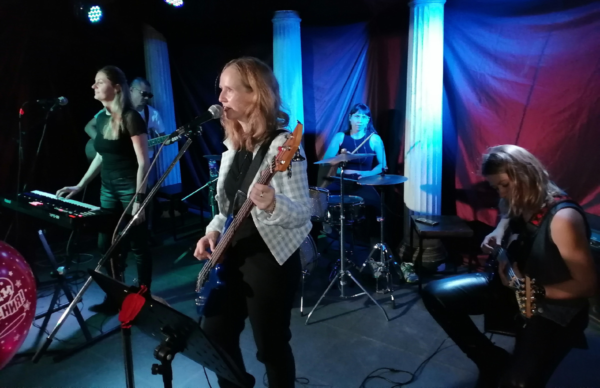 Группа СИНДРОМ САМОЗВАНКИ. Концерт в Новосибирске. Арт-пространство "Цоколь" 20.12.2025