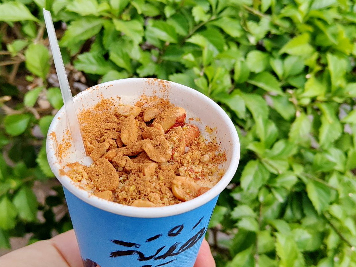 Стаканчик сахляба из любимой кофейни Акабы